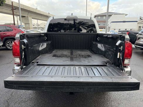 Used 2022 Toyota Tacoma SR5 image 12