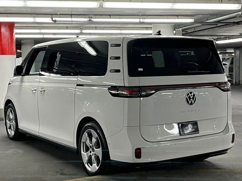 New 2025 Volkswagen ID. Buzz Pro S RWD image 5