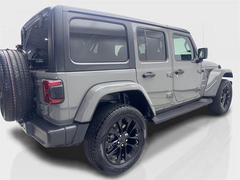 Used 2021 Jeep Wrangler Unlimited Sahara w/ Cold Weather Group image 13