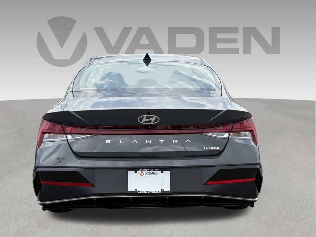 New 2026 Hyundai Elantra SEL Sport Premium FWD image 4