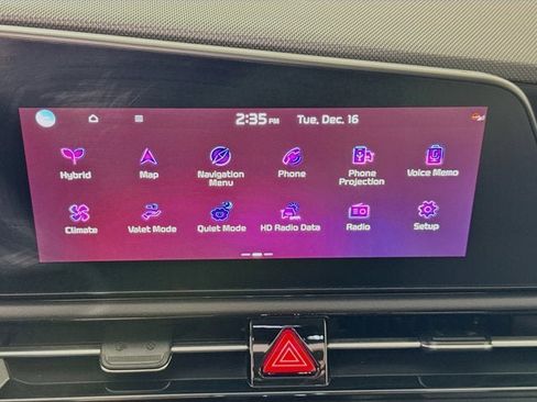 Certified 2023 Kia Niro EX Touring image 32