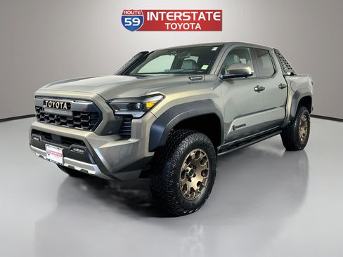 Used 2024 Toyota Tacoma 4x4 Double Cab Hybrid image 3