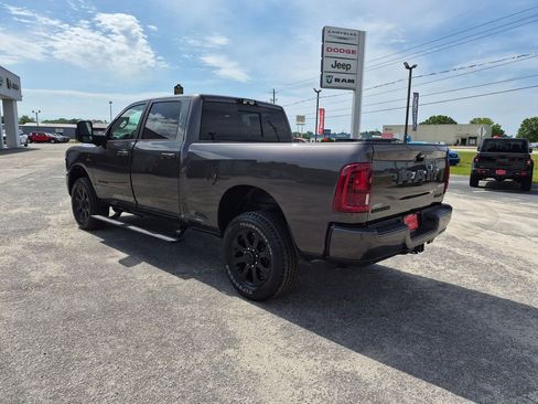 New 2026 RAM 2500 Laramie AWD/4WD image 5