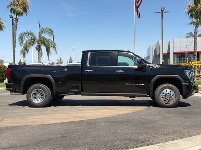 New 2026 GMC Sierra 3500 Denali w/ Denali Reserve Package