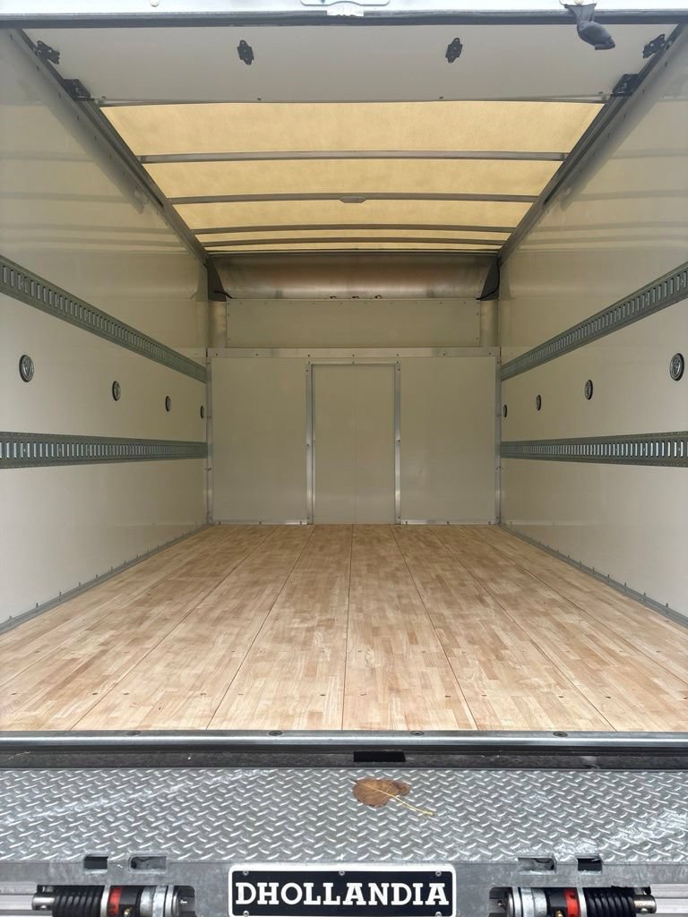 New 2027 Ford E-450 and Econoline 450 Super Duty w/ Interior Upgrade Package RWD image 13