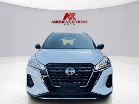 Used 2024 Nissan Kicks SR FWD image 9