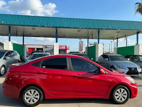 Used 2017 Hyundai Accent SE FWD image 6