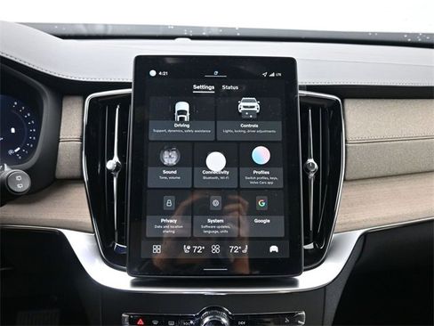 New 2026 Volvo XC90 B6 Core image 16