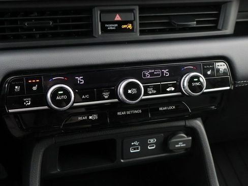 Certified 2025 Honda Pilot Elite image 24