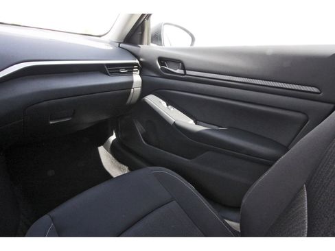 Certified 2025 Nissan Altima 2.5 S FWD image 14