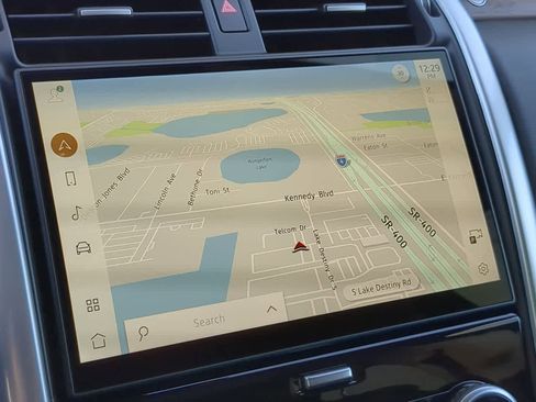 Certified 2024 Land Rover Discovery S image 30