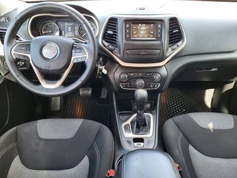 Used 2014 Jeep Cherokee Latitude w/ Cold Weather Group FWD image 23