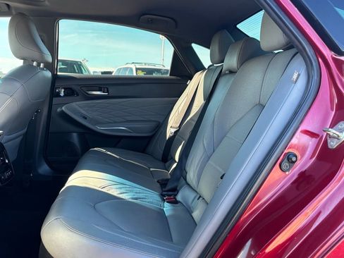 Used 2020 Toyota Avalon Limited image 8