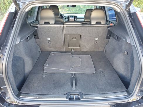 Used 2023 Volvo XC40 B5 Plus w/ Driver Assist Package image 30