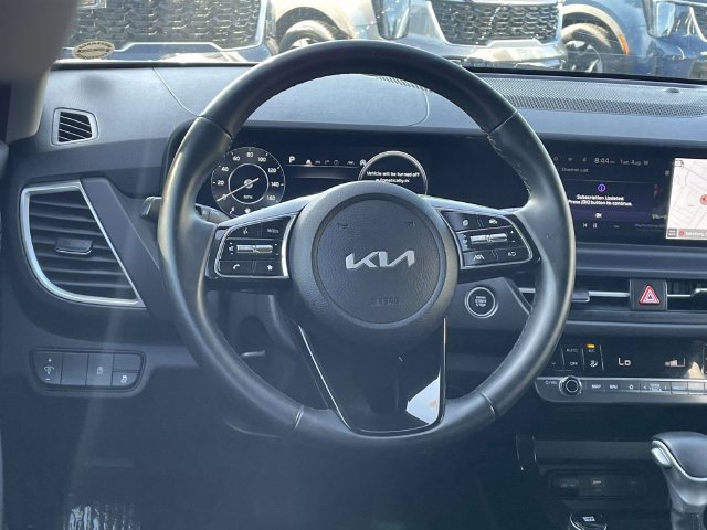 Used 2024 Kia Seltos EX FWD image 19