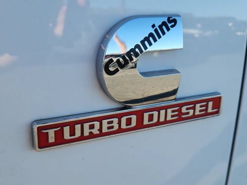 Used 2024 RAM 3500 Tradesman w/ Chrome Appearance Group AWD/4WD image 5
