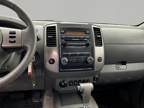 Used 2012 Nissan Frontier SL AWD/4WD image 10