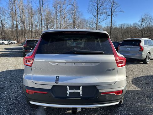 New 2025 Volvo XC40 B5 Ultra w/ Climate Package image 16