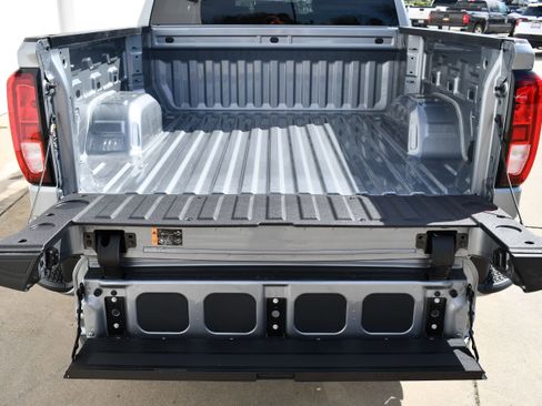 New 2026 GMC Sierra 1500 Elevation image 7