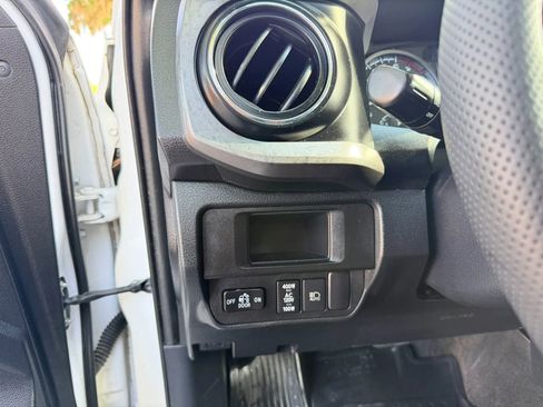 Used 2019 Toyota Tacoma TRD Sport w/ Technology Package AWD/4WD image 36
