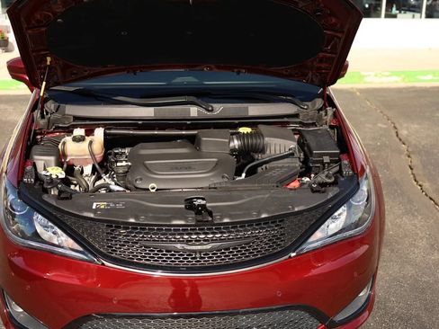 Used 2019 Chrysler Pacifica Touring-L w/ Advanced Safetytec Group FWD image 51