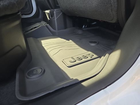 New 2025 Jeep Gladiator Sport image 33