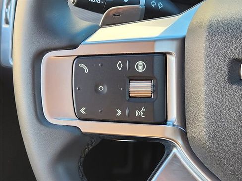 Used 2024 Land Rover Discovery Dynamic SE image 27