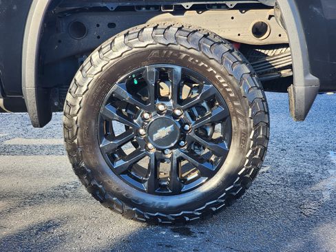 Used 2025 Chevrolet Silverado 2500 LT w/ Trail Boss Package image 11