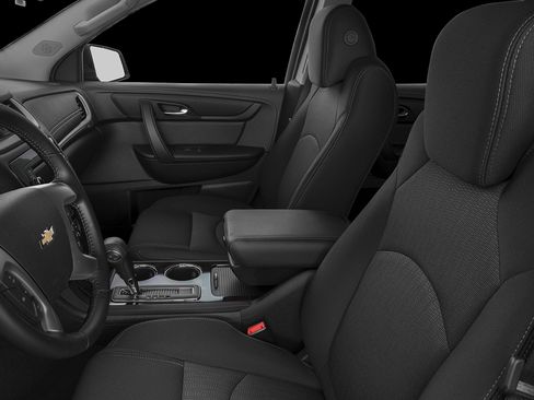 Used 2016 Chevrolet Traverse LT w/ Style and Technology Package FWD image 32