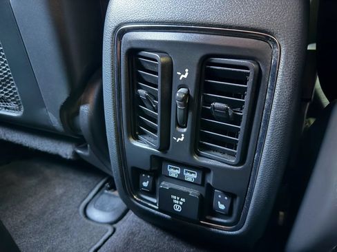 Used 2018 Jeep Grand Cherokee Limited AWD/4WD image 28