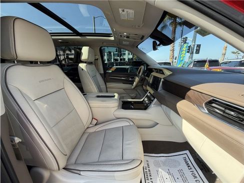 Used 2021 GMC Yukon Denali w/ Denali Premium Package AWD/4WD image 43