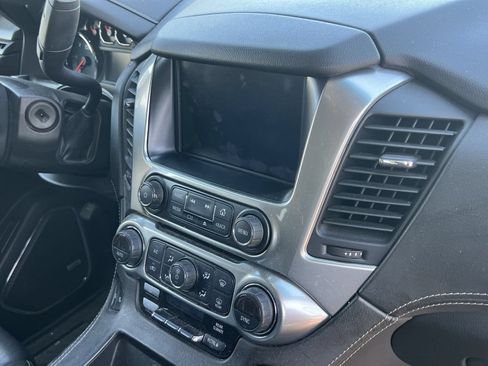 Certified 2019 Chevrolet Suburban LT AWD/4WD image 7