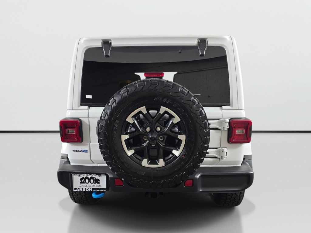 Used 2022 Jeep Wrangler Unlimited Rubicon 4xe AWD/4WD image 4