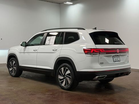 Used 2025 Volkswagen Atlas SE image 26