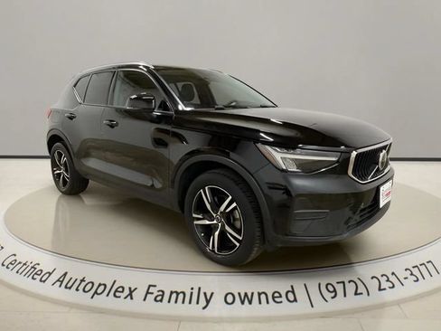Used 2023 Volvo XC40 B4 Core w/ Convenience Package FWD image 7