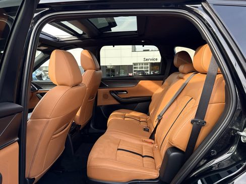 Certified 2025 MAZDA CX-70 3.3 Turbo S w/ Premium Plus image 11