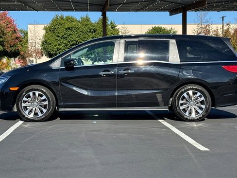 Used 2024 Honda Odyssey EX-L image 13