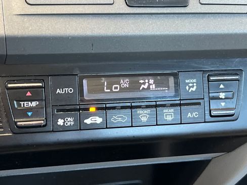 Used 2012 Honda Civic Hybrid Sedan image 20