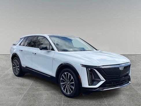 New 2026 Cadillac Lyriq Sport image 7