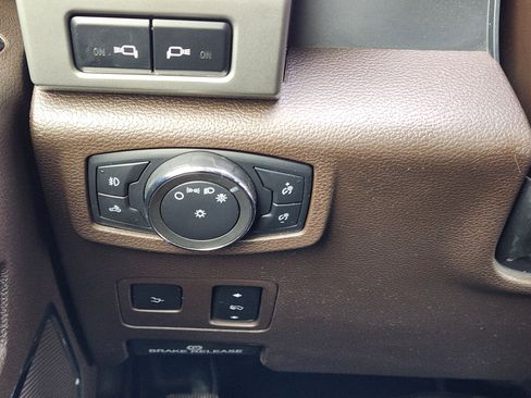 Used 2020 Ford F250 King Ranch w/ FX4 Off-Road Package image 23