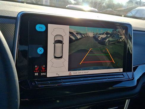 New 2025 Volkswagen Atlas Cross Sport SEL image 13