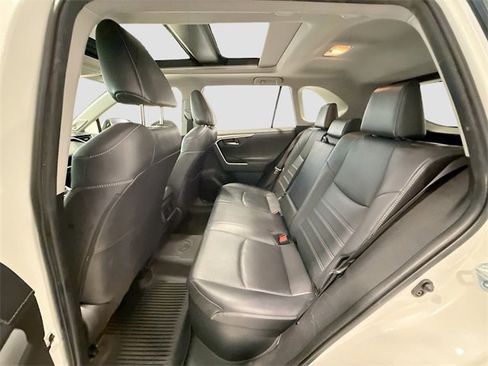 Used 2019 Toyota RAV4 Limited image 22
