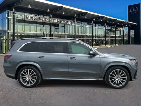 Certified 2025 Mercedes-Benz GLS 450 4MATIC w/ AMG Line Exterior image 2