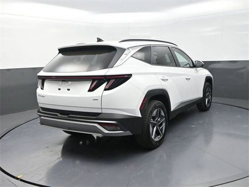 New 2026 Hyundai Tucson SEL image 8