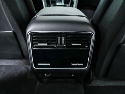 Certified 2023 Porsche Cayenne Platinum Edition AWD/4WD image 21