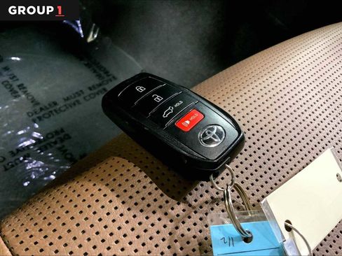 Used 2025 Toyota 4Runner Limited AWD/4WD image 15