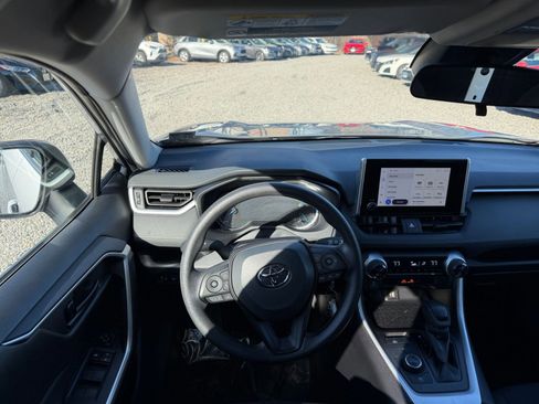 Used 2025 Toyota RAV4 LE image 33