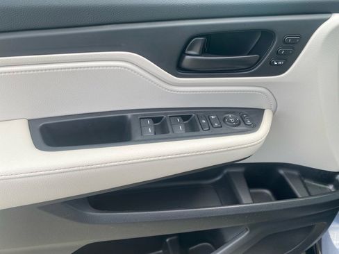Certified 2026 Honda Odyssey EX-L image 36