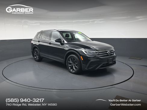 Used 2023 Volkswagen Tiguan SE AWD/4WD image 1