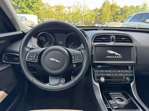 Used 2019 Jaguar XE Premium AWD/4WD image 26